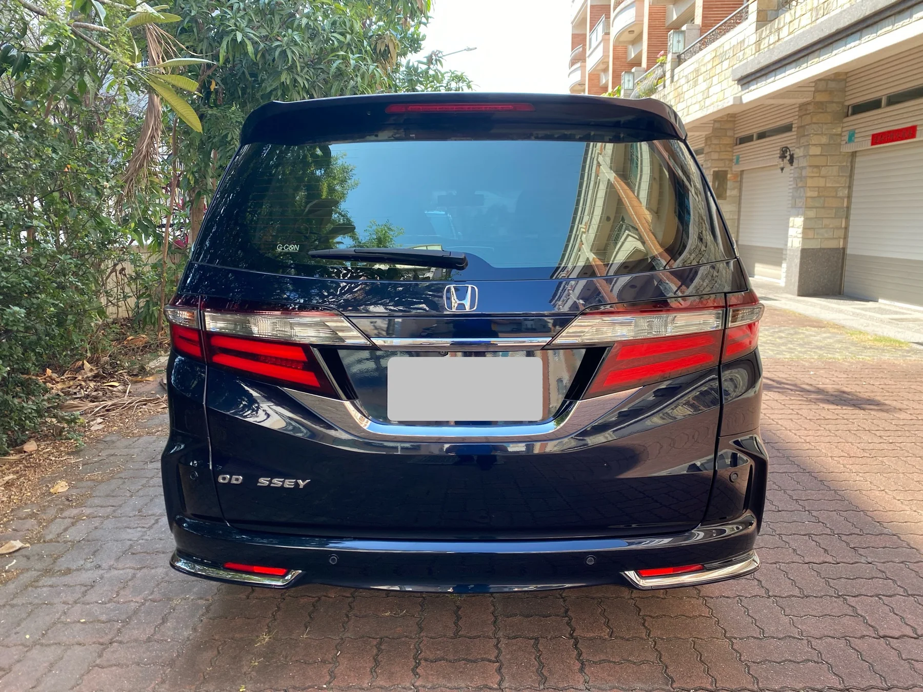 Honda Odyssey 車尾正面