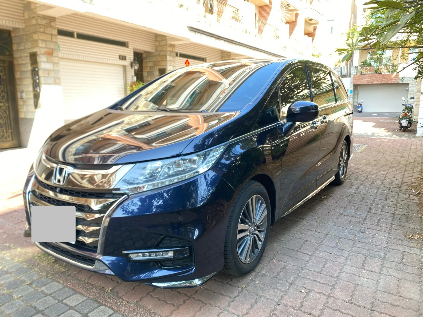 Honda Odyssey 左前側外觀
