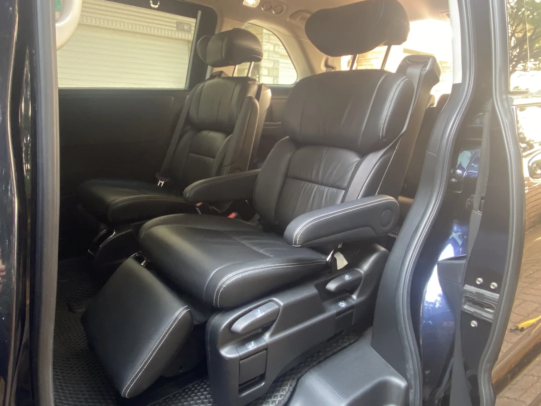 Honda Odyssey 第二排獨立座椅