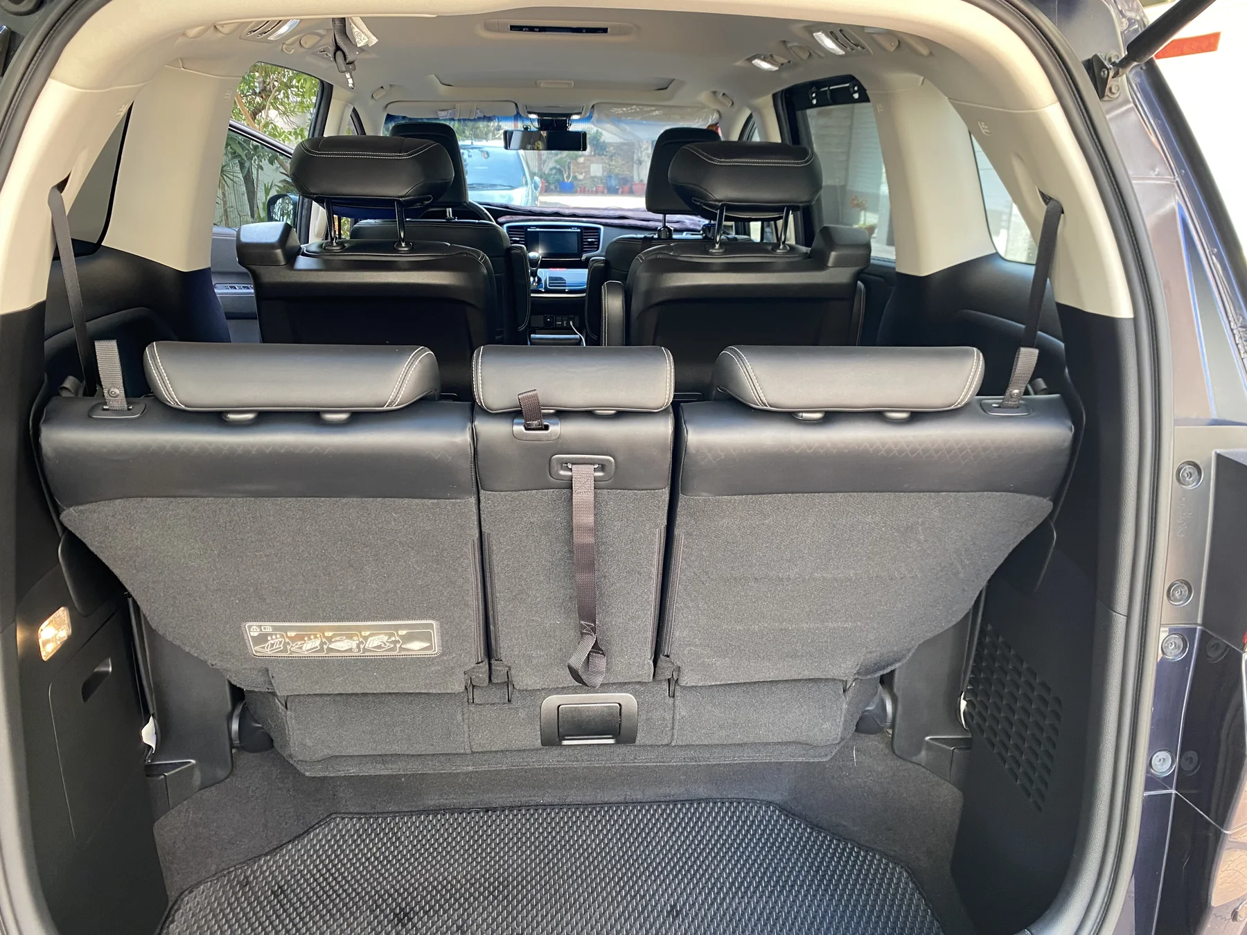 Honda Odyssey 第三排座椅與行李廂空間