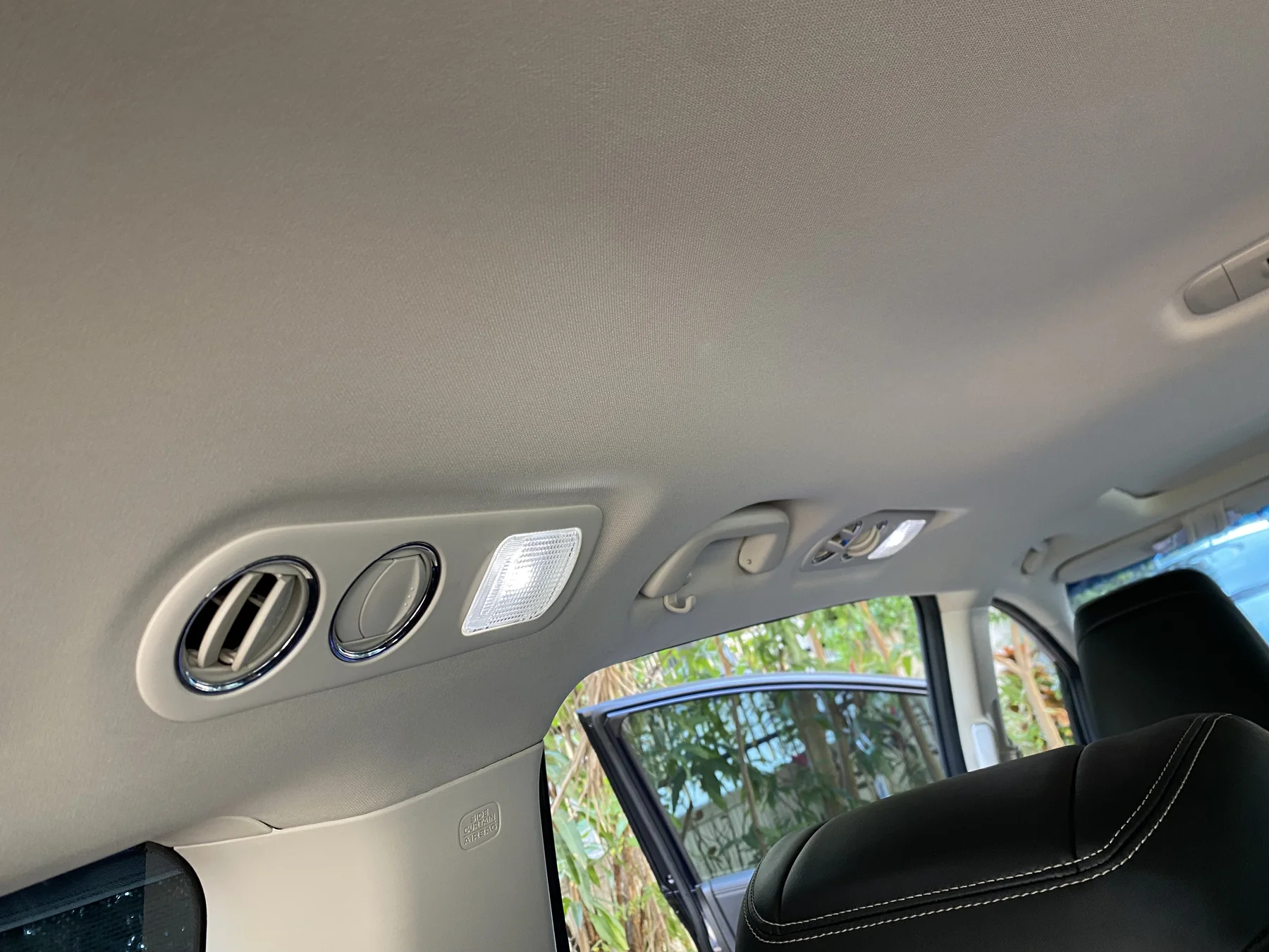 Honda Odyssey 車室頂棚與後排出風口