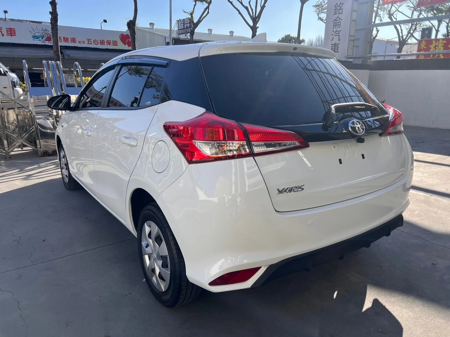 Toyota Yaris 左後側外觀